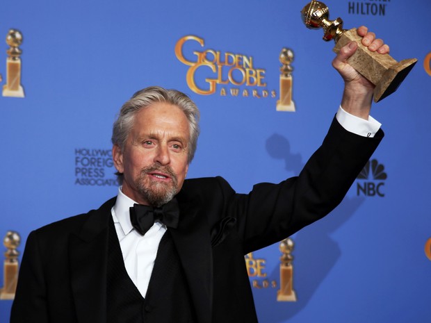 Michael Douglas vence o prêmio de melhor ator em filme para TV por 'Minha vida com Liberace' no 71º Globo de Ouro, que acontece neste domingo (12), em Los Angeles. (Foto: REUTERS/Lucy Nicholson)